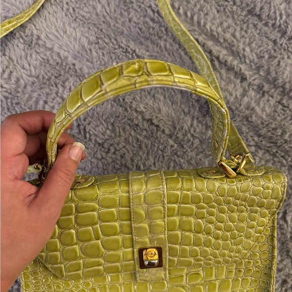 LORD AND TAYLOR Lime Green Crocodile-Embossed Handbag - Picture 14 of 15
